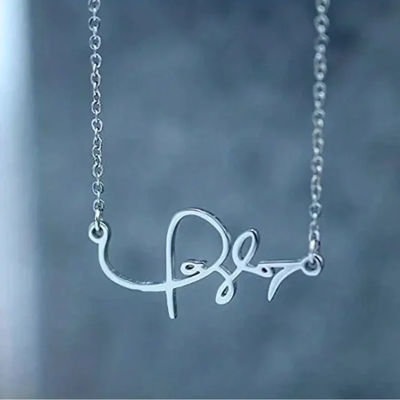 Taylor Swift Signature Pendant Necklace - Picture 1 of 3